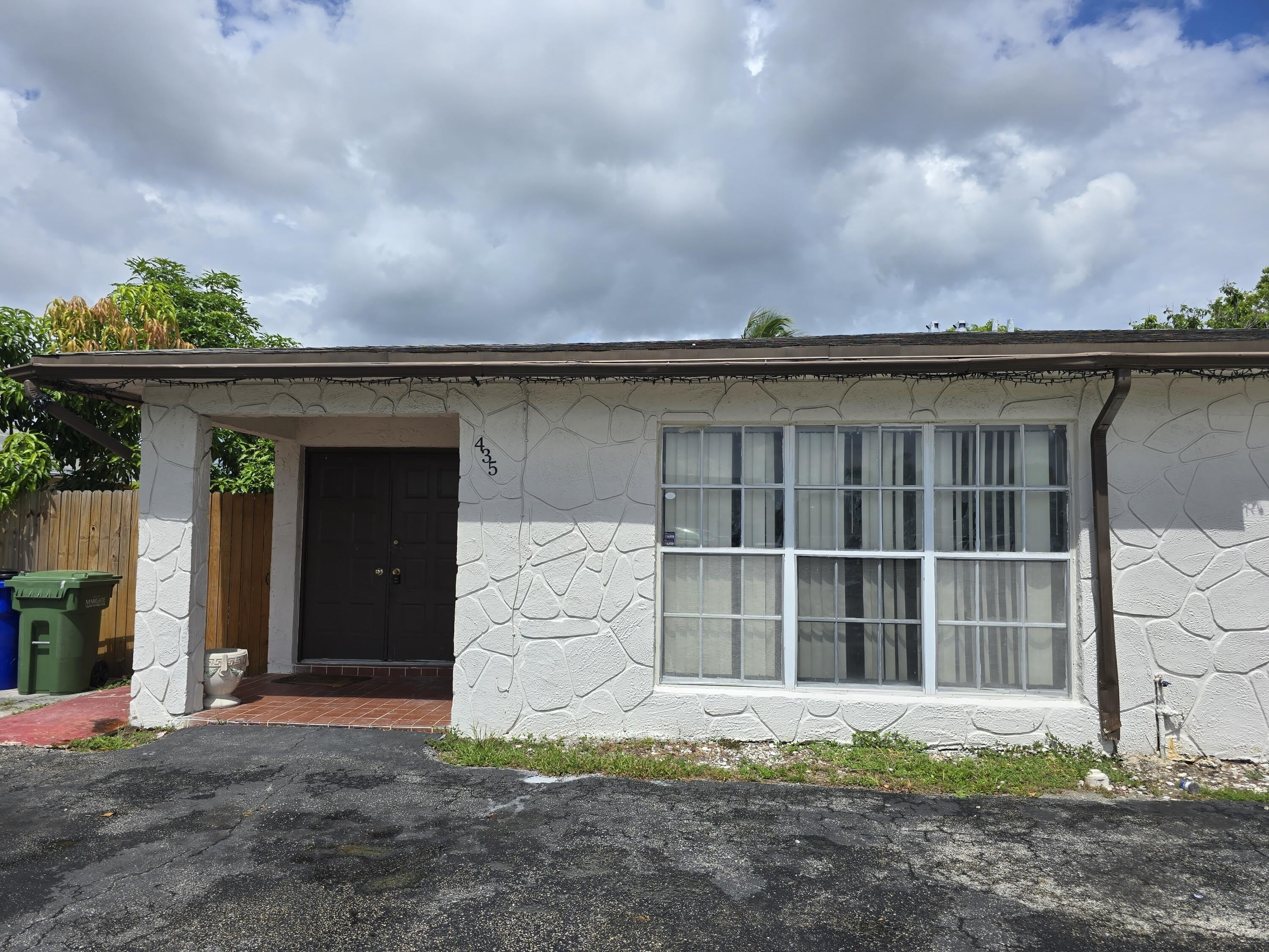 435 SW 61st Terrace – photo 2
