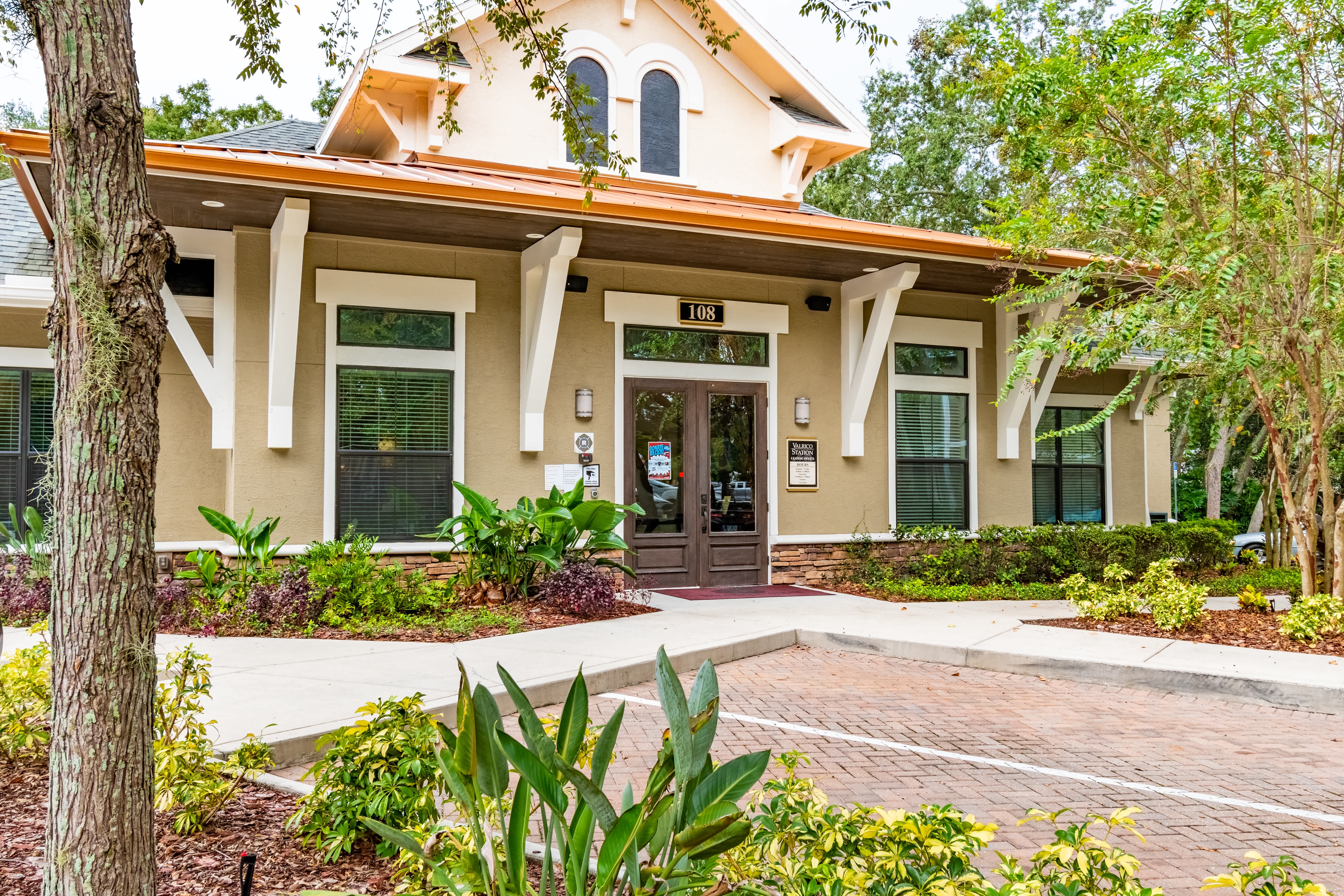 Valrico Station – photo 5