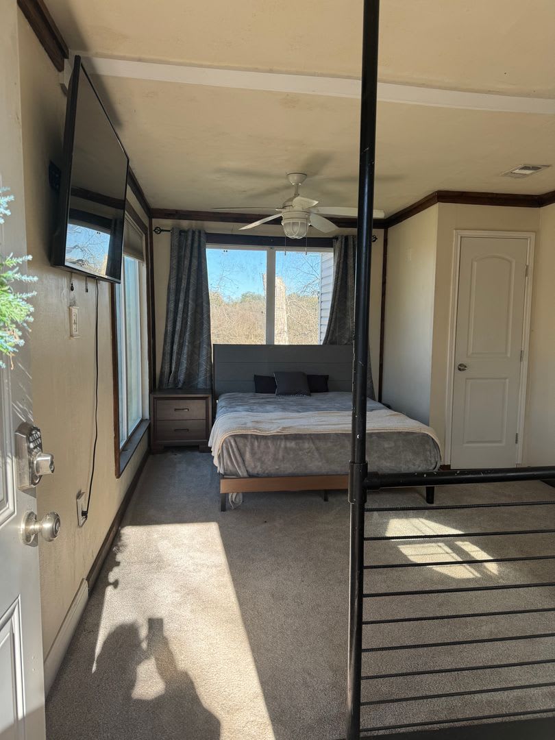 "Charming Home for Rent on the River in Scenic Clifton – Tranquil Living Awaits!" – photo 3