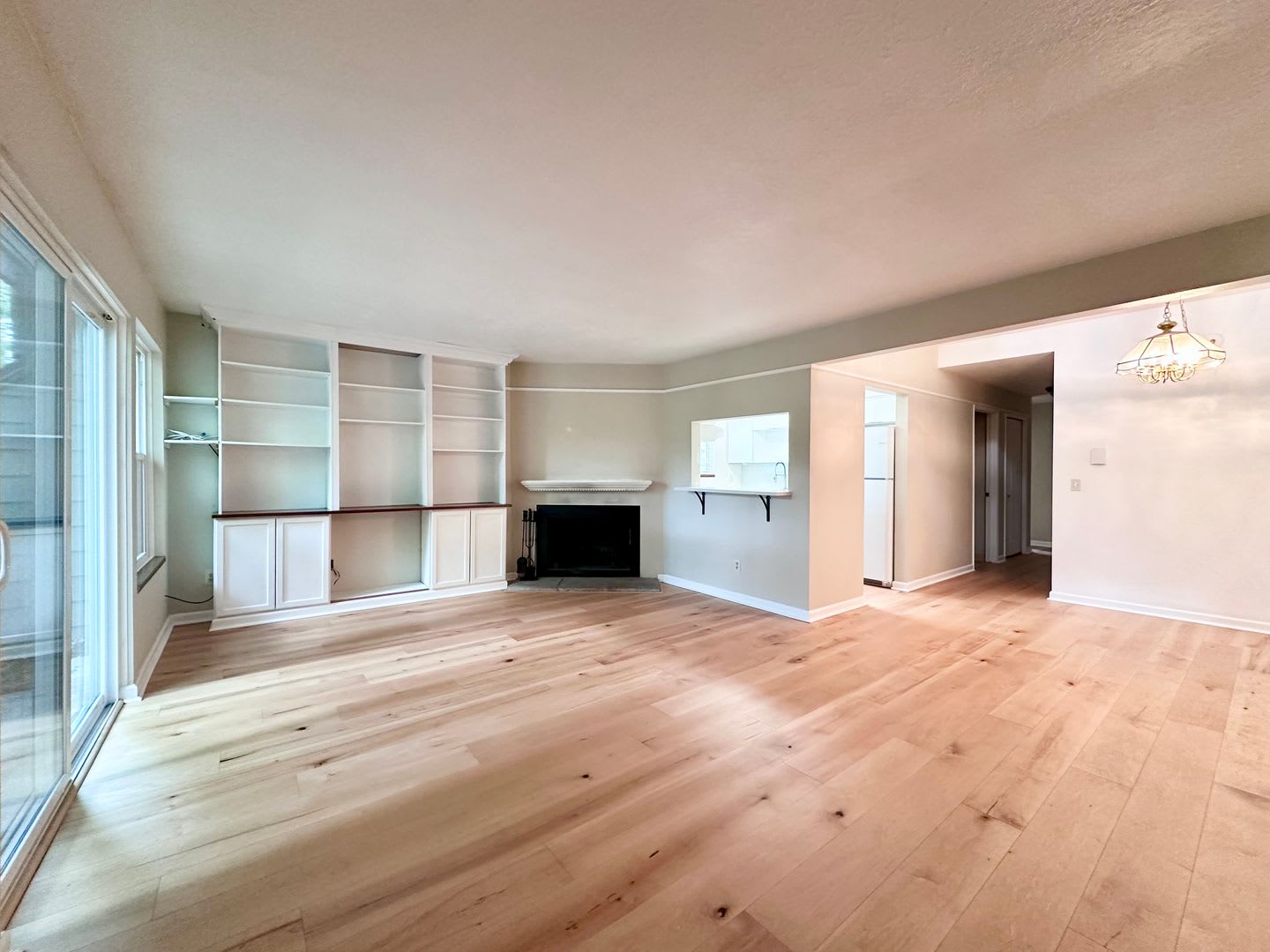 Lake Oswego Condo 2 Bed 1 Bath! – photo 4