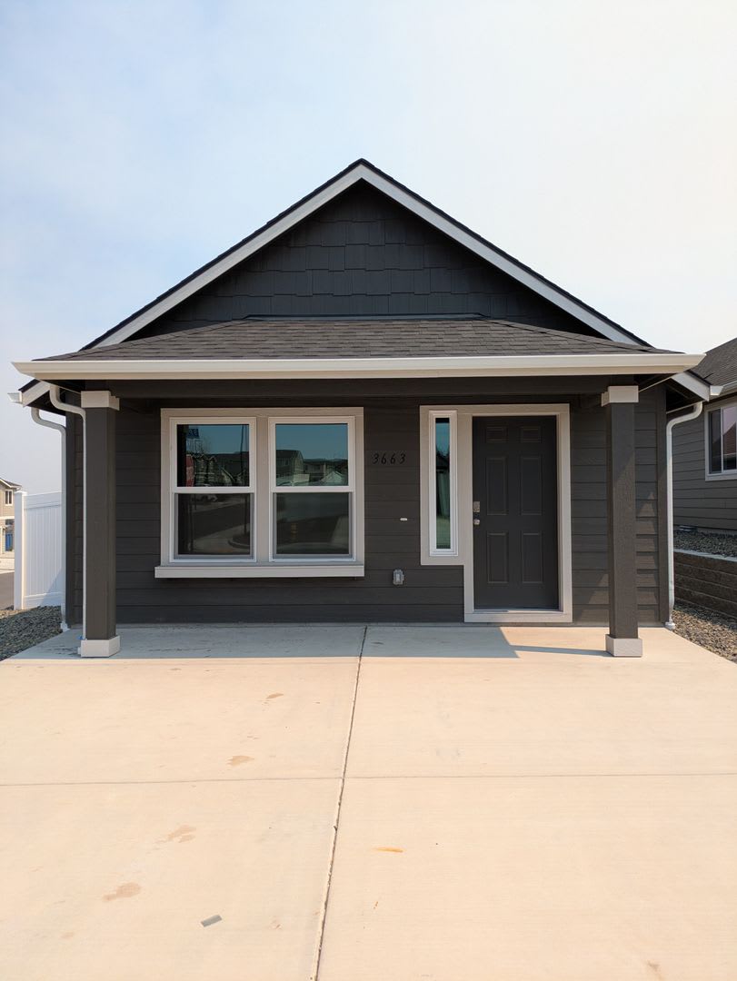 New Single Level Home in New SunRidge Community – photo 1