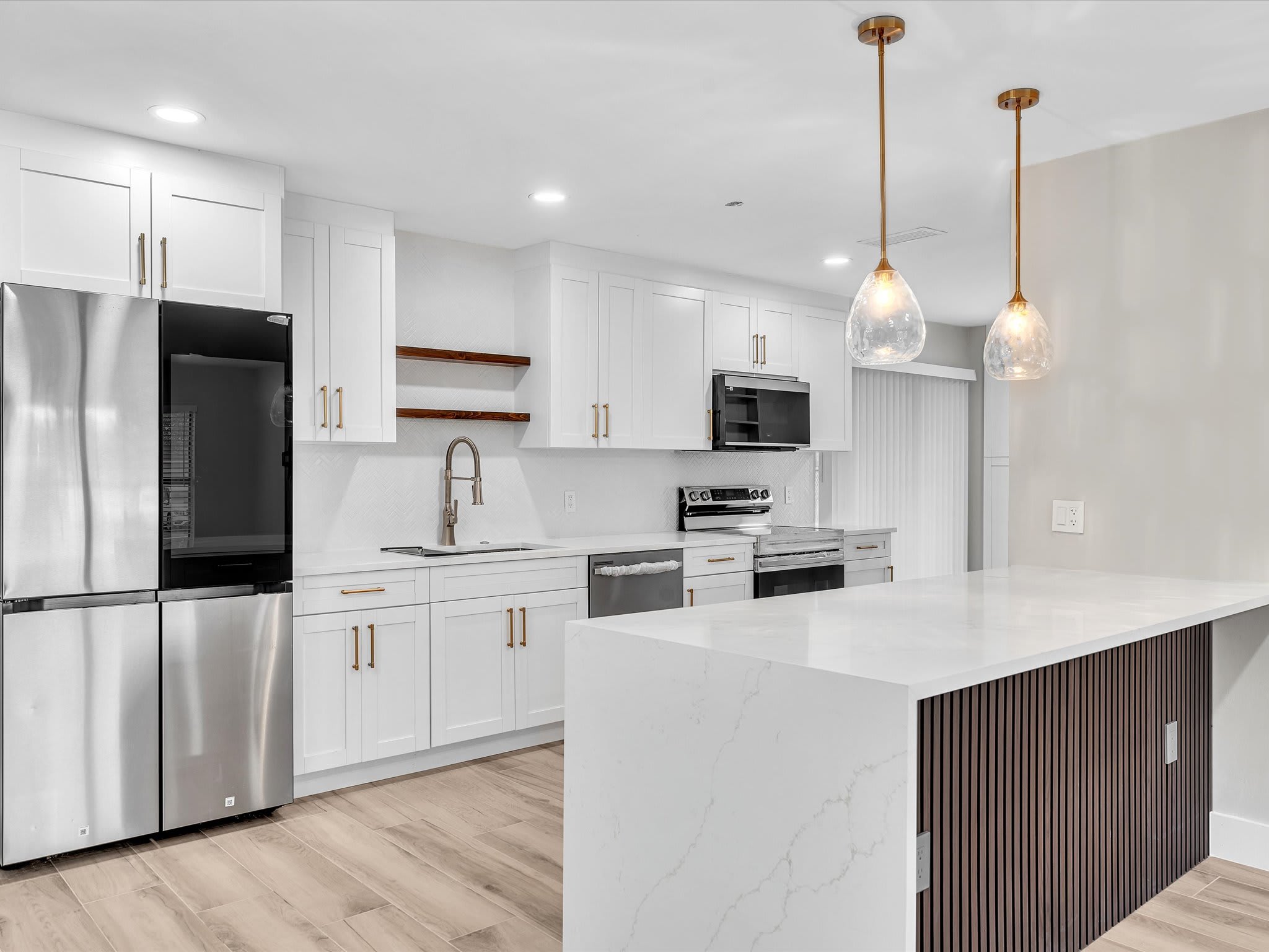 10691 Northwest 28th Street – photo 4