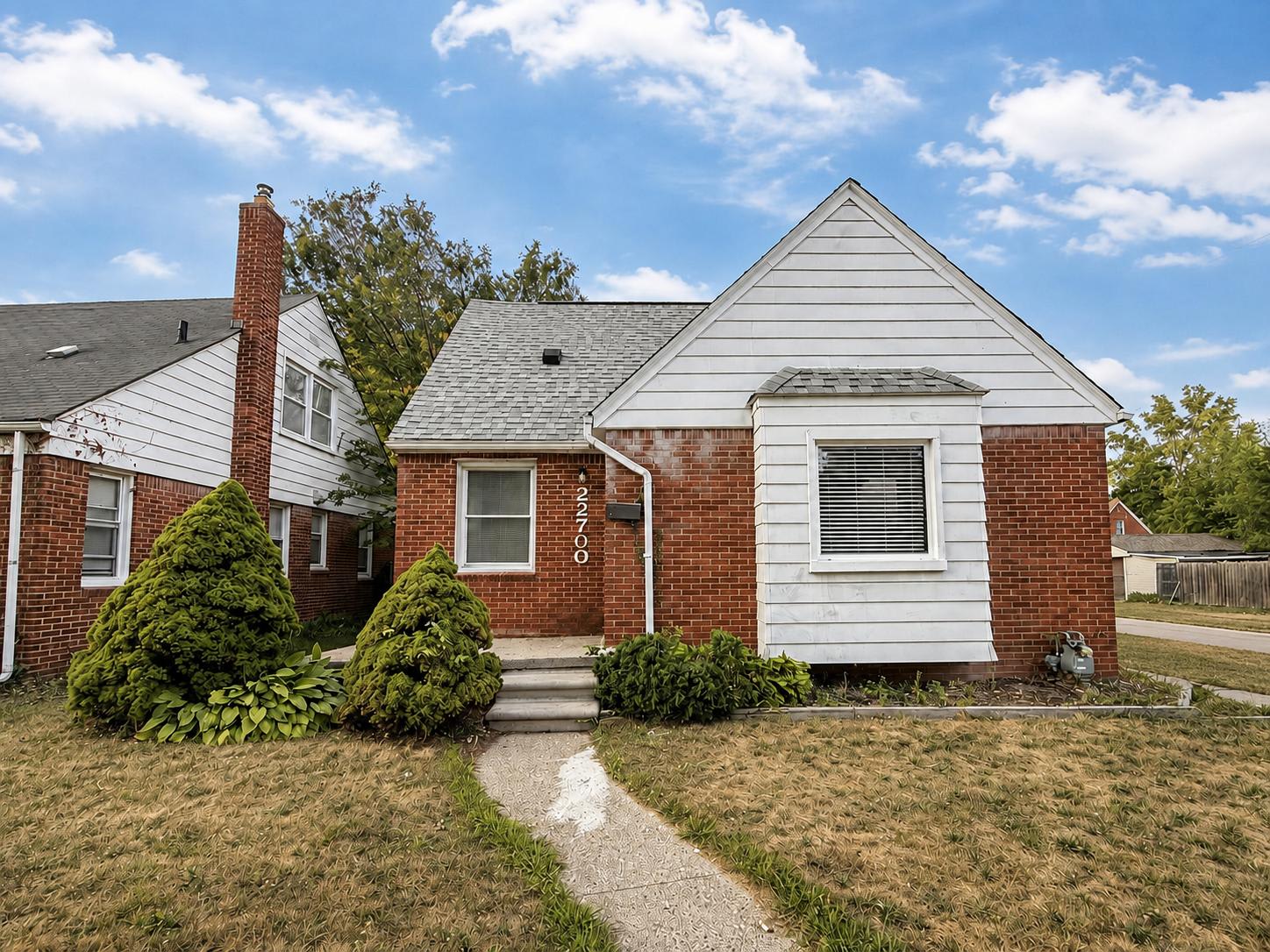 22700 West Chicago – photo 1