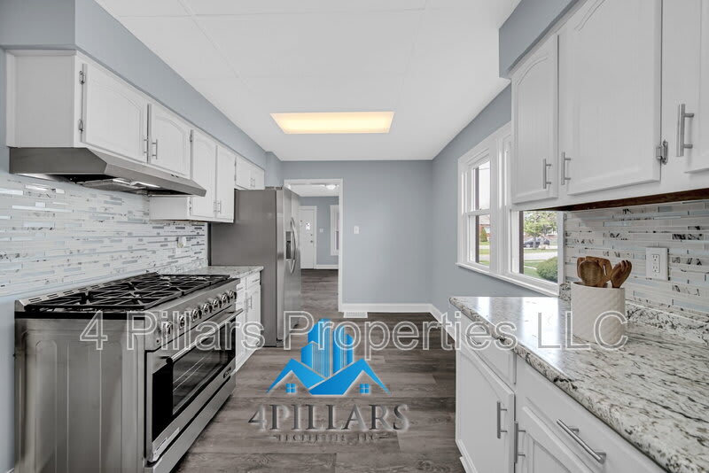 648 Stewart Court – photo 2
