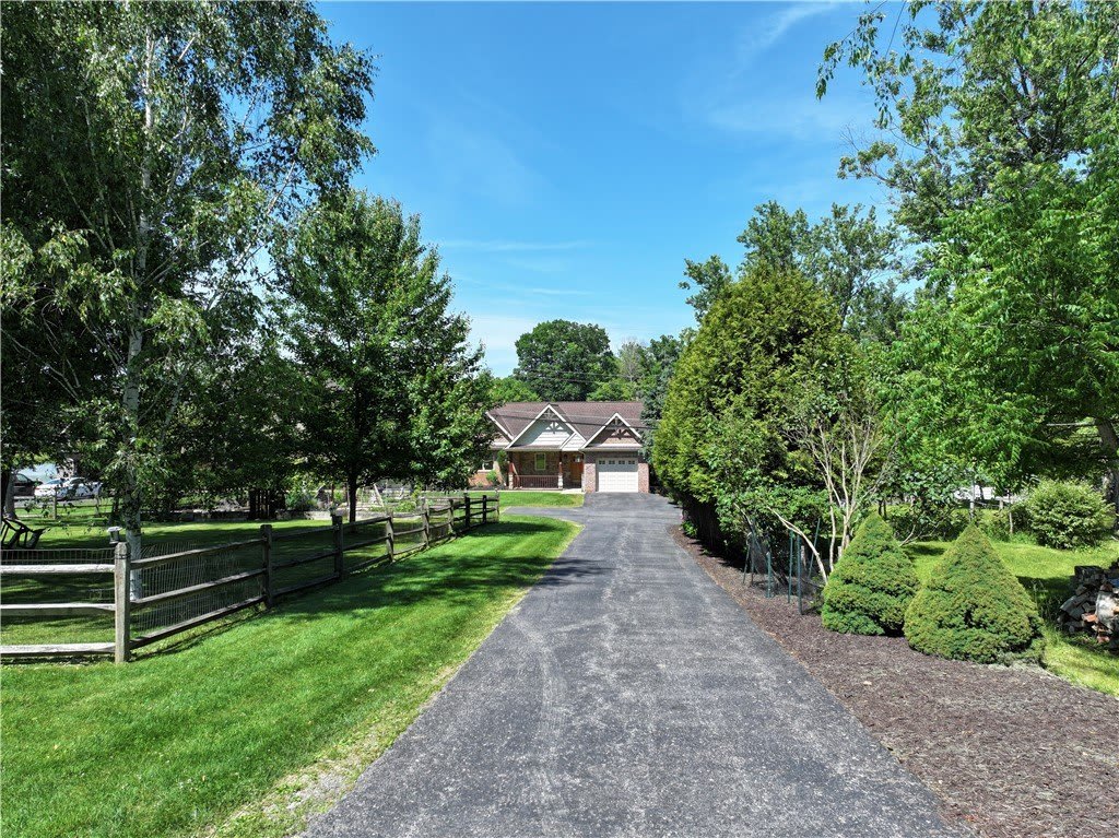 320 N Lakeside Dr – photo 2