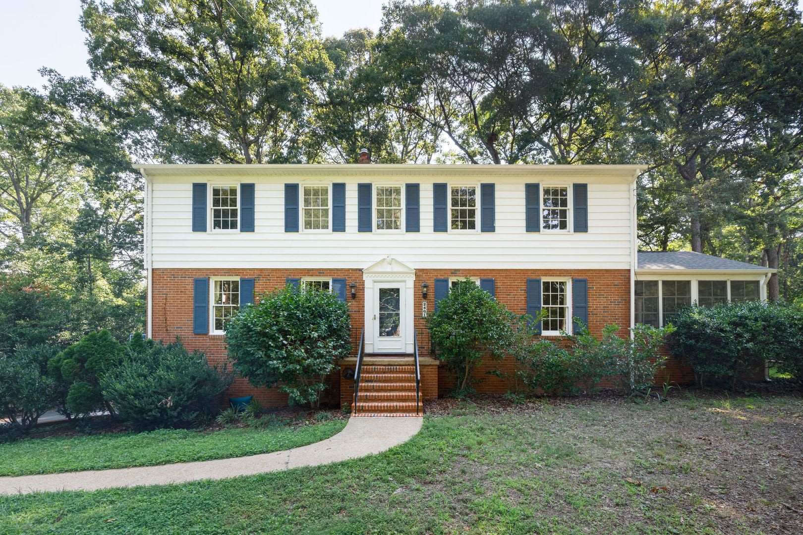 Large 5 Bedroom Home in Bon Air ***Available Mid August*** – photo 3
