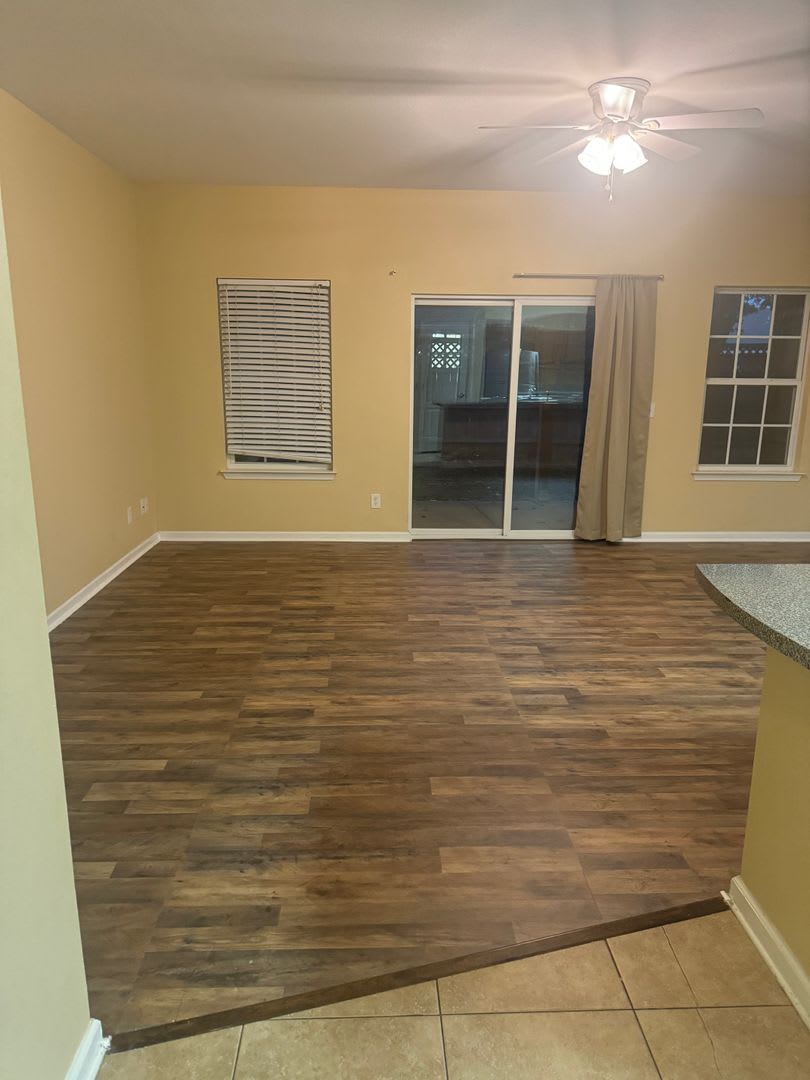 Cute Town home, great location! – photo 3