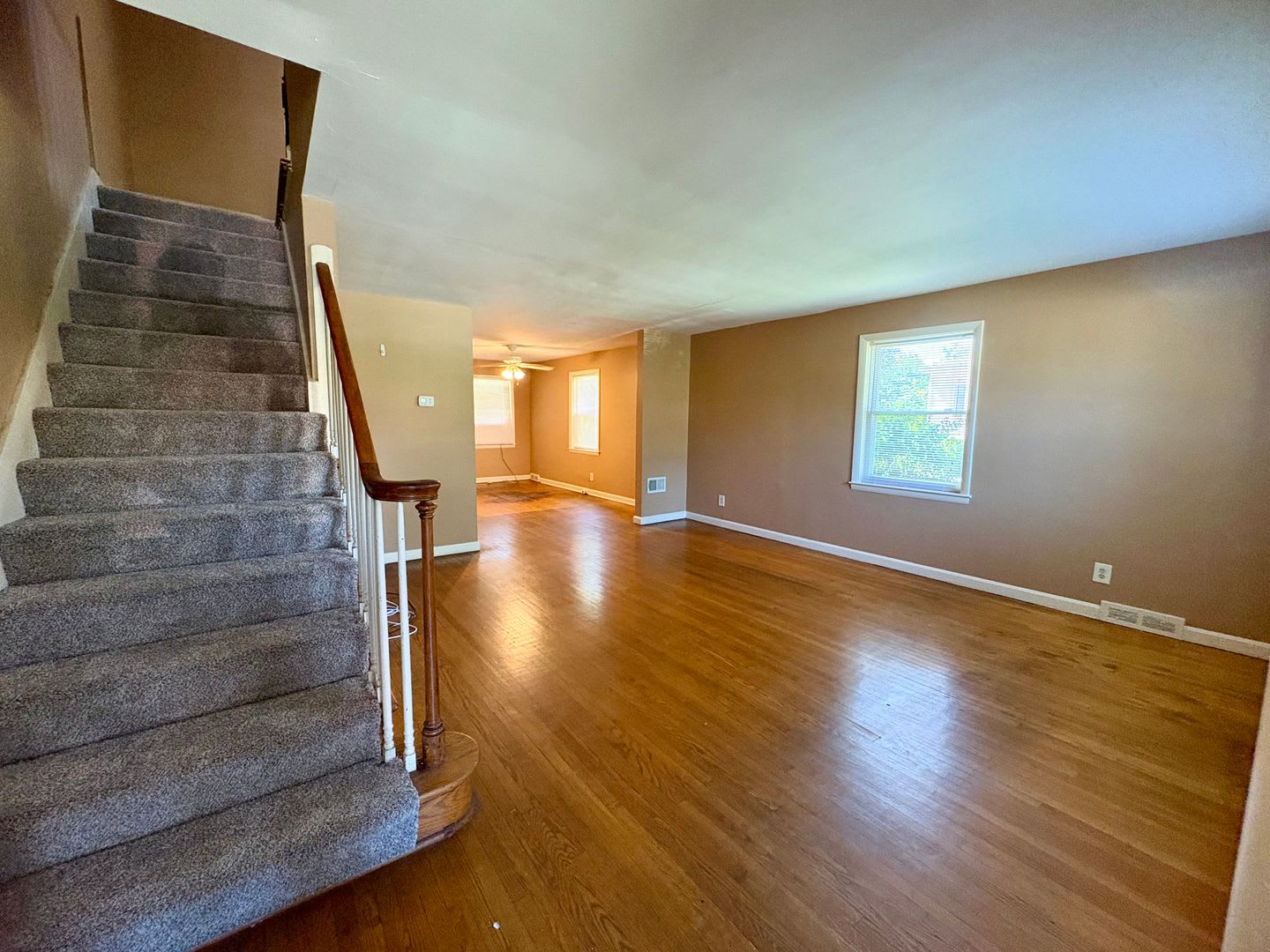 3 Bedroom Apartment Available in Harrisburg! – photo 3