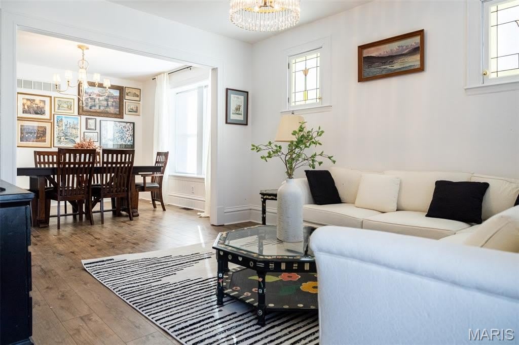 4976 Lindenwood Avenue – photo 3