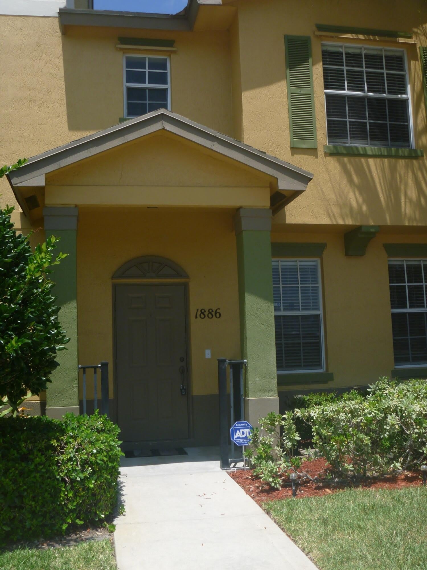 1886 SE Interlachen Drive – photo 1