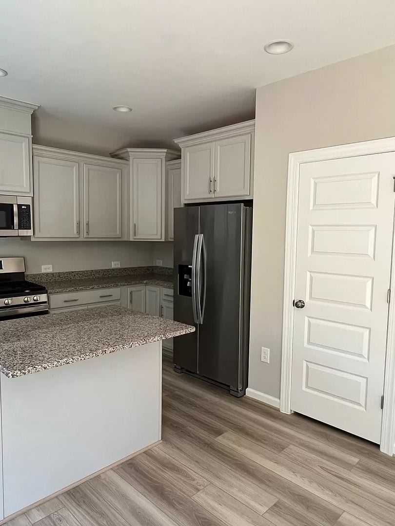 Room In 5 Bedroom Home At Tawny View Ln – photo 5