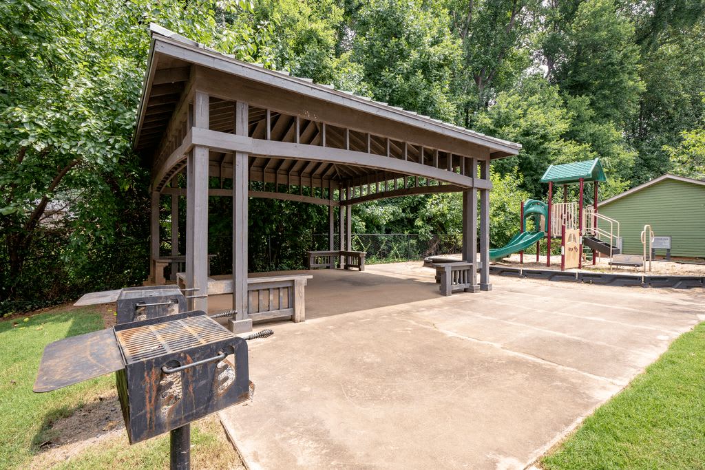 The Grove Apartments – photo 1