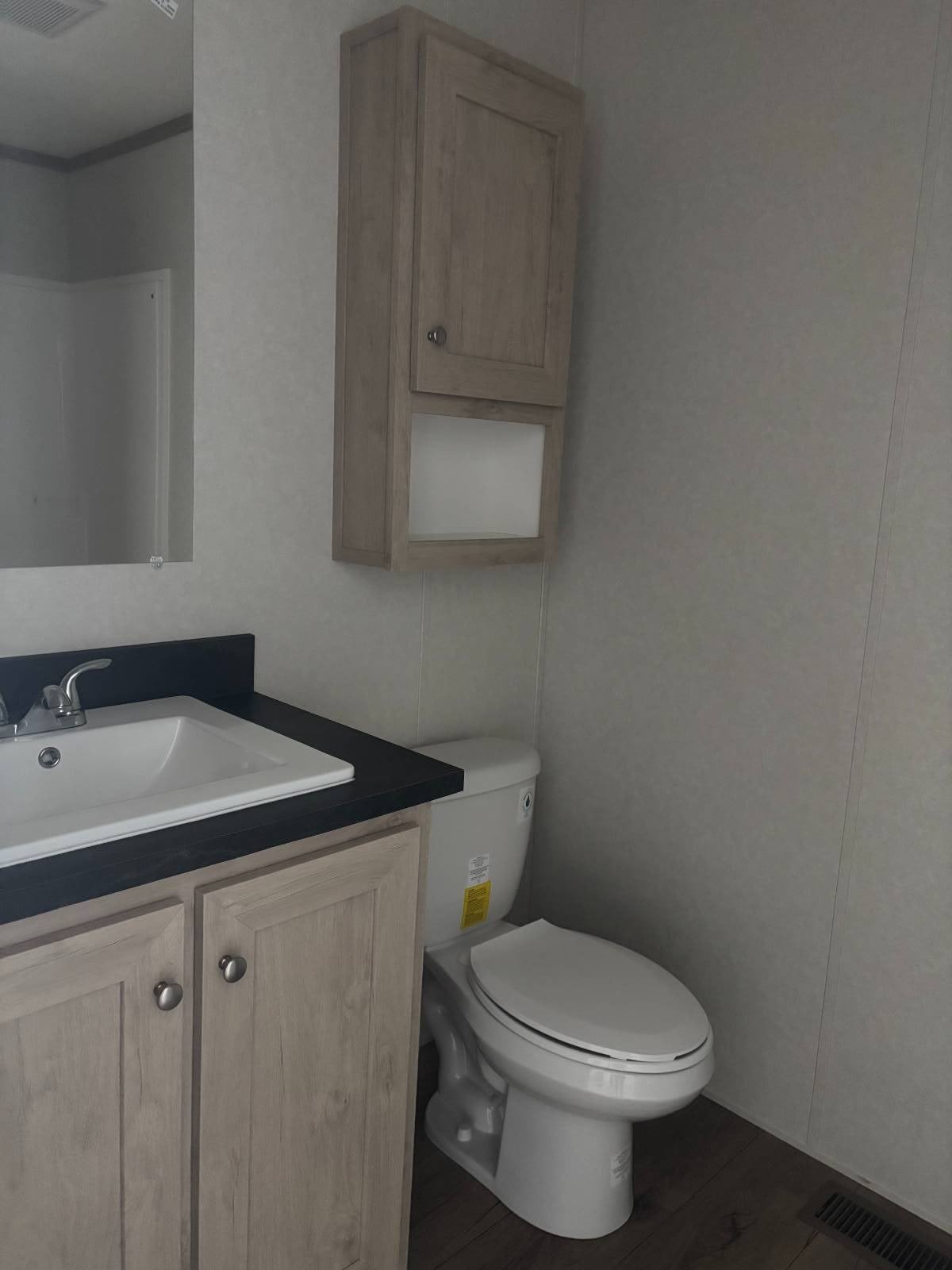 808 Stanley St – photo 5