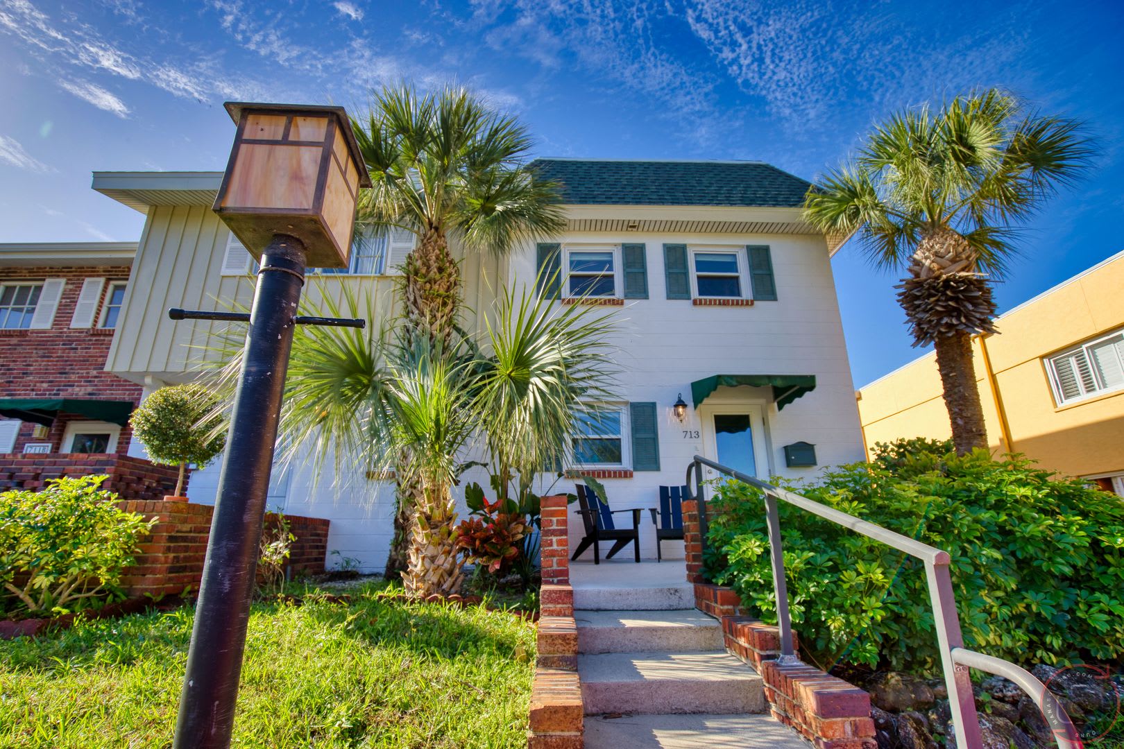 Seasonal Short-Term Venice Island Townhouse Steps from Venice Beach! – photo 5