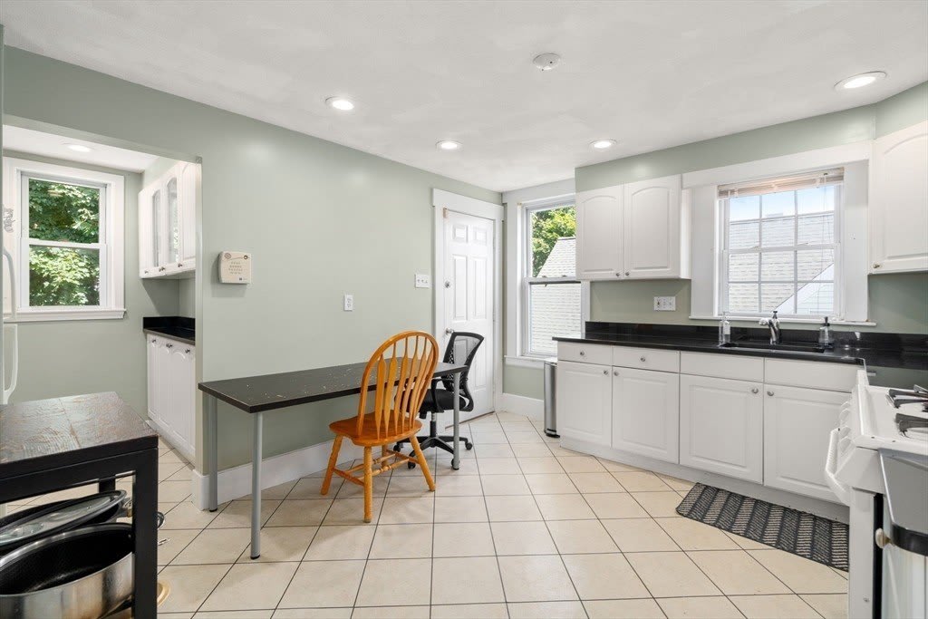 93 Easton Street – photo 5