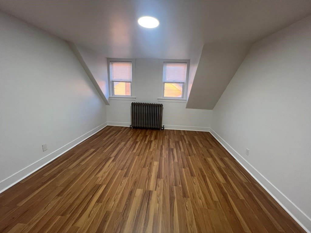 974 Plymouth Ave – photo 4