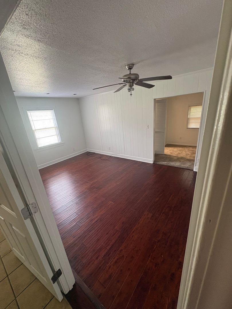 320 Ray Ave – photo 4