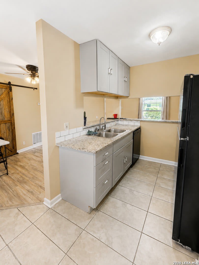 1510 LORELEI LN – photo 5
