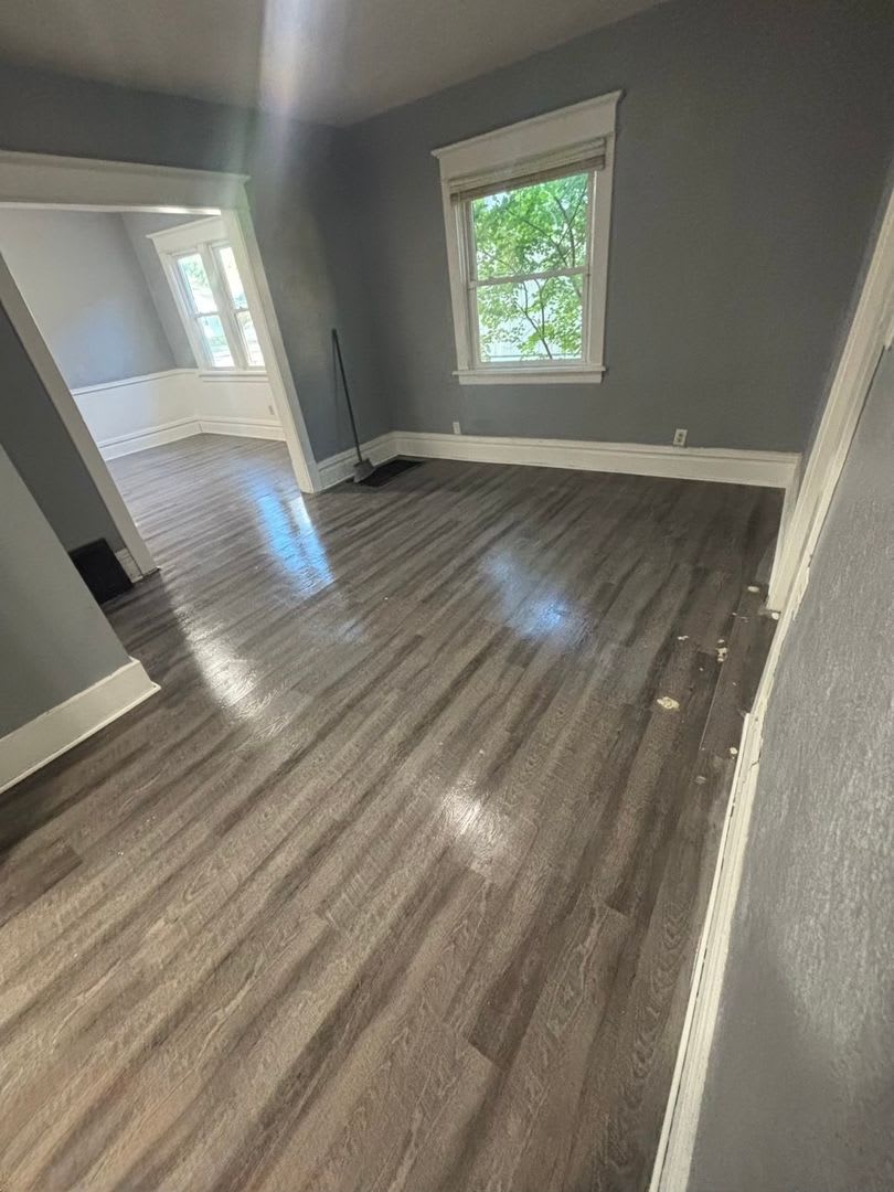 Large 4 bedroom 2 bathroom House – photo 4