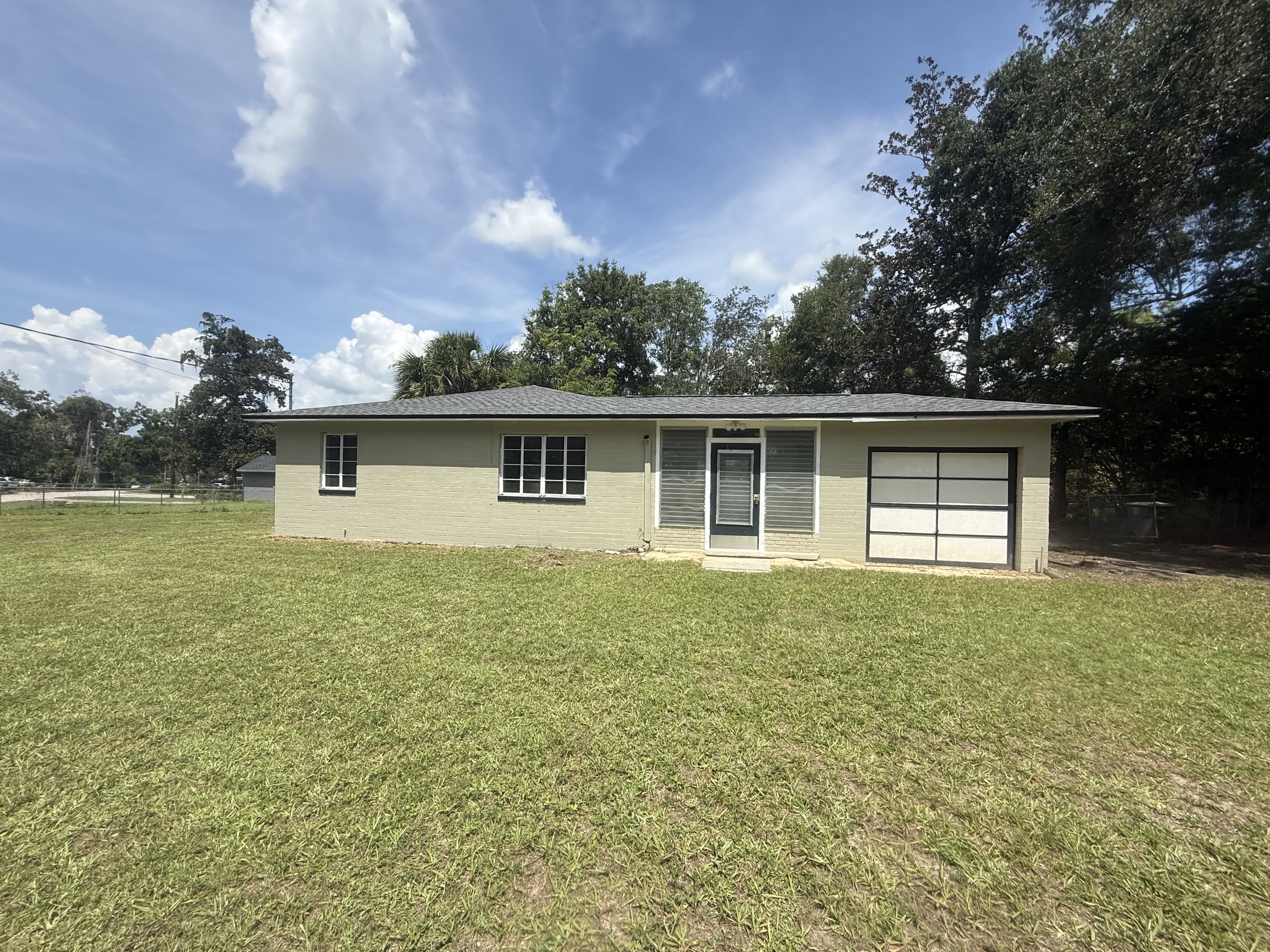1535 Ne 8th St – photo 1
