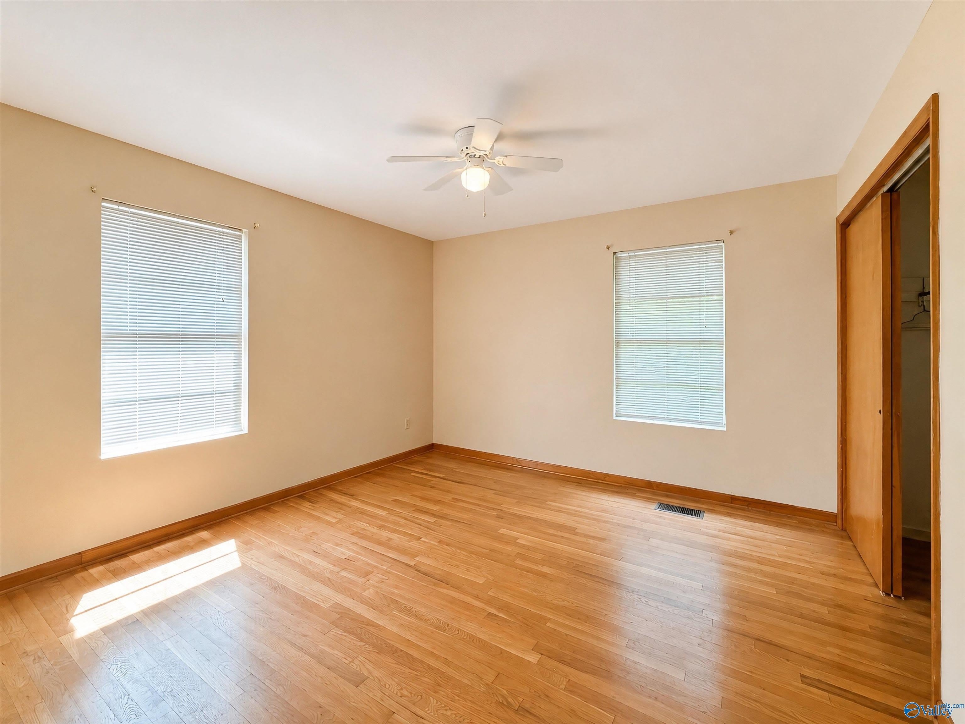 516 Ferry Street – photo 5