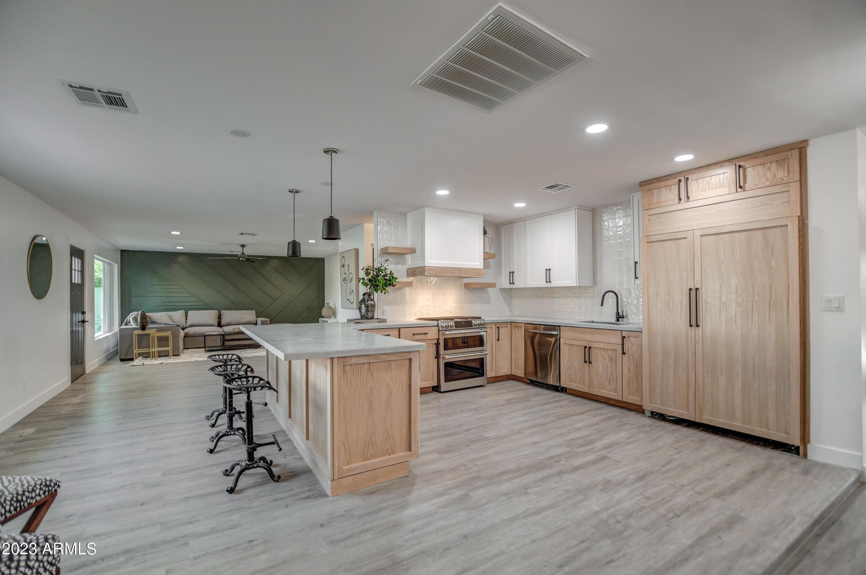 8349 E Columbus Avenue – photo 2