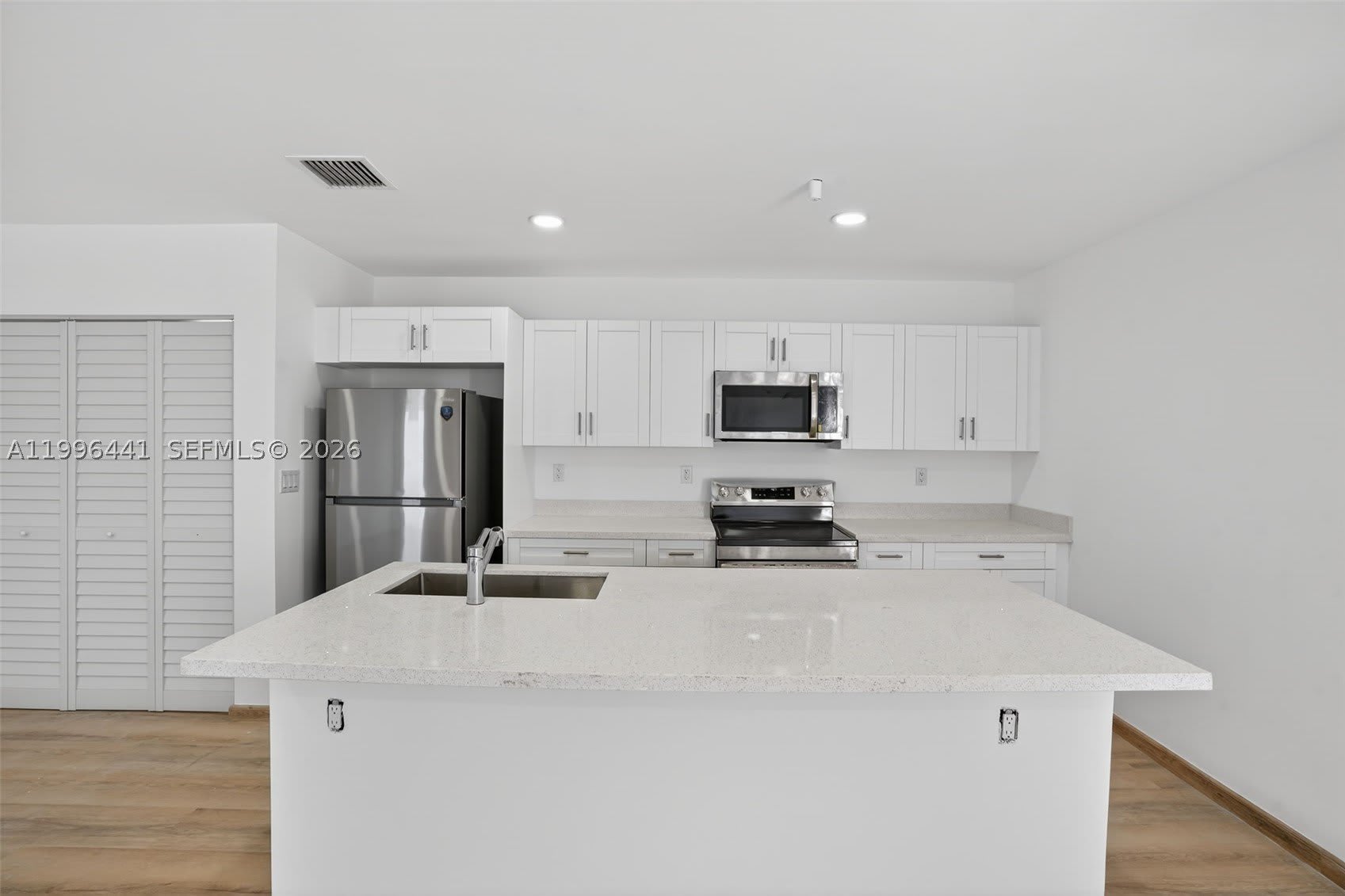 1515 N Redland Rd – photo 2