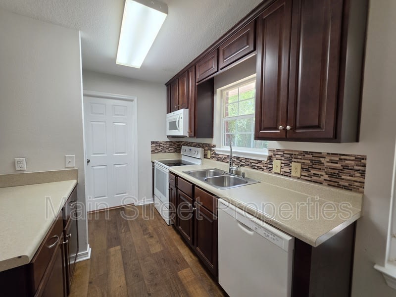 8510 Pond Avenue – photo 4