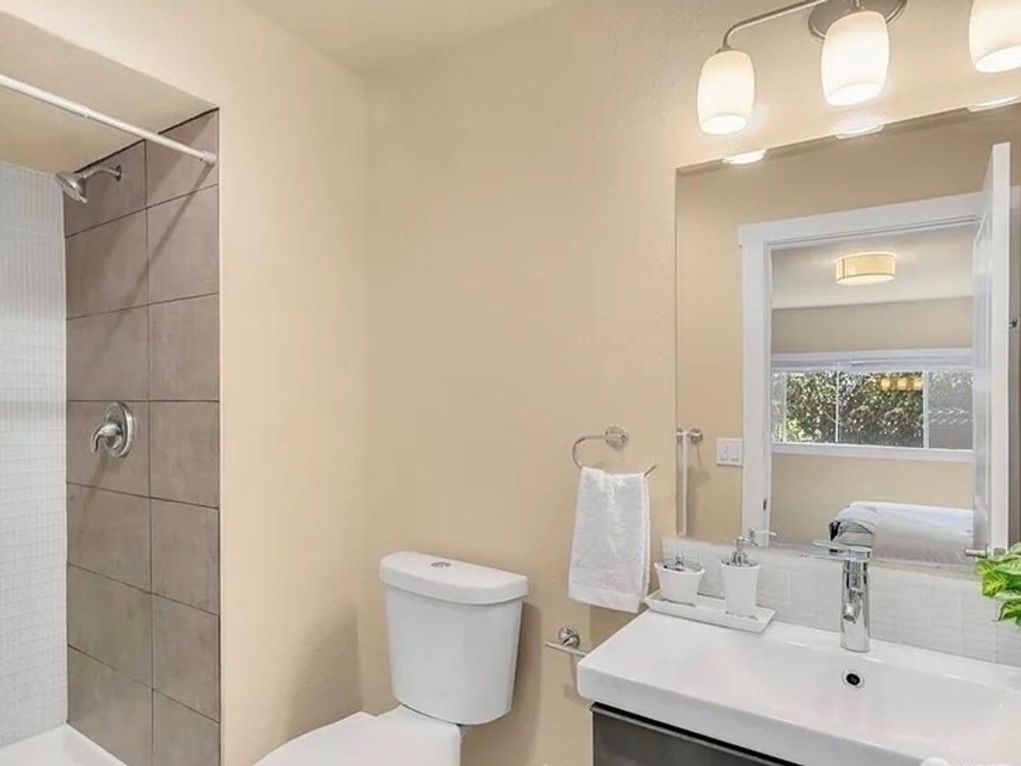 Condo Near Sea Tac – photo 5