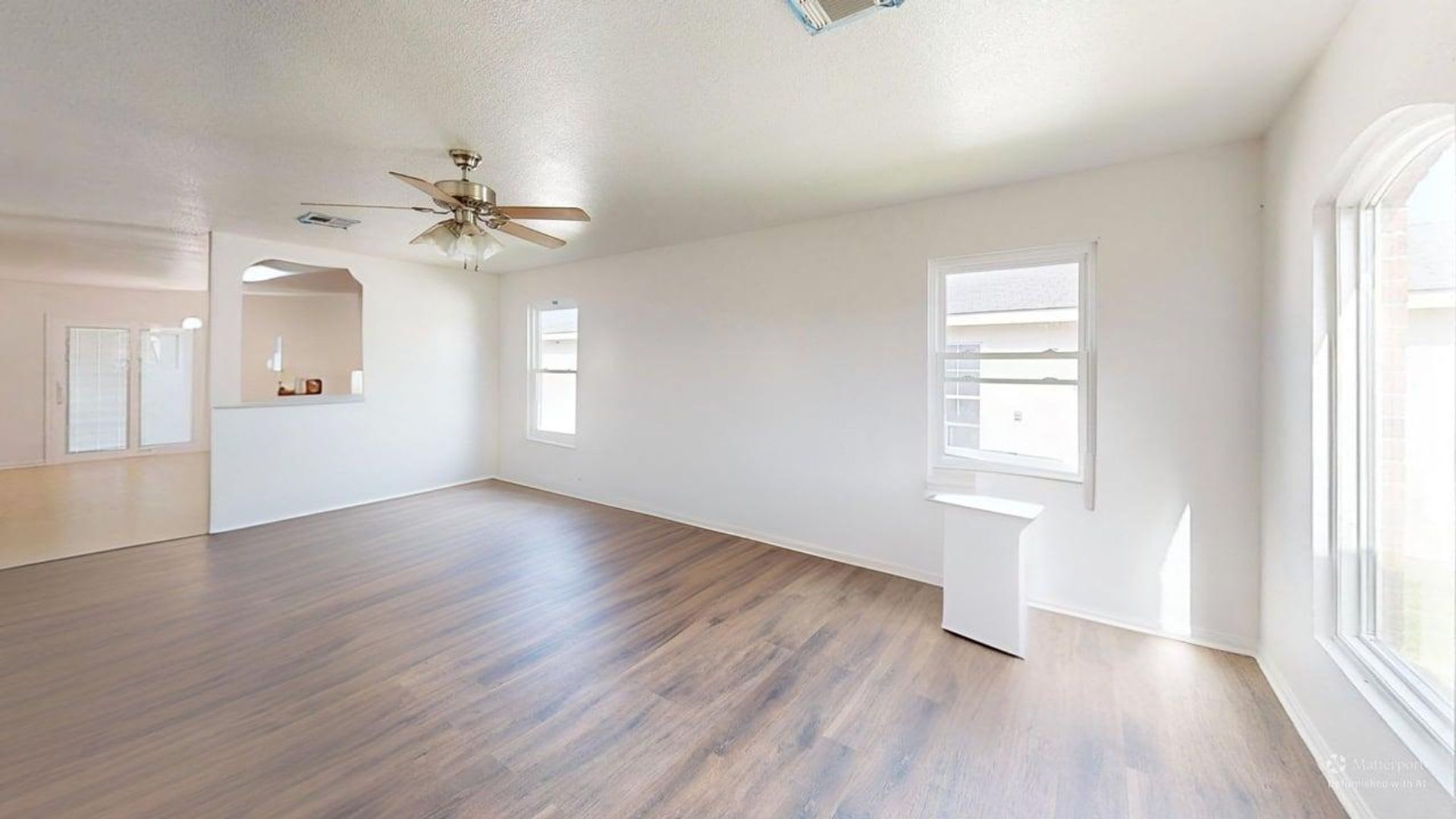 Fantastic 3 Bed 2 Bath With Solar Panels – photo 2