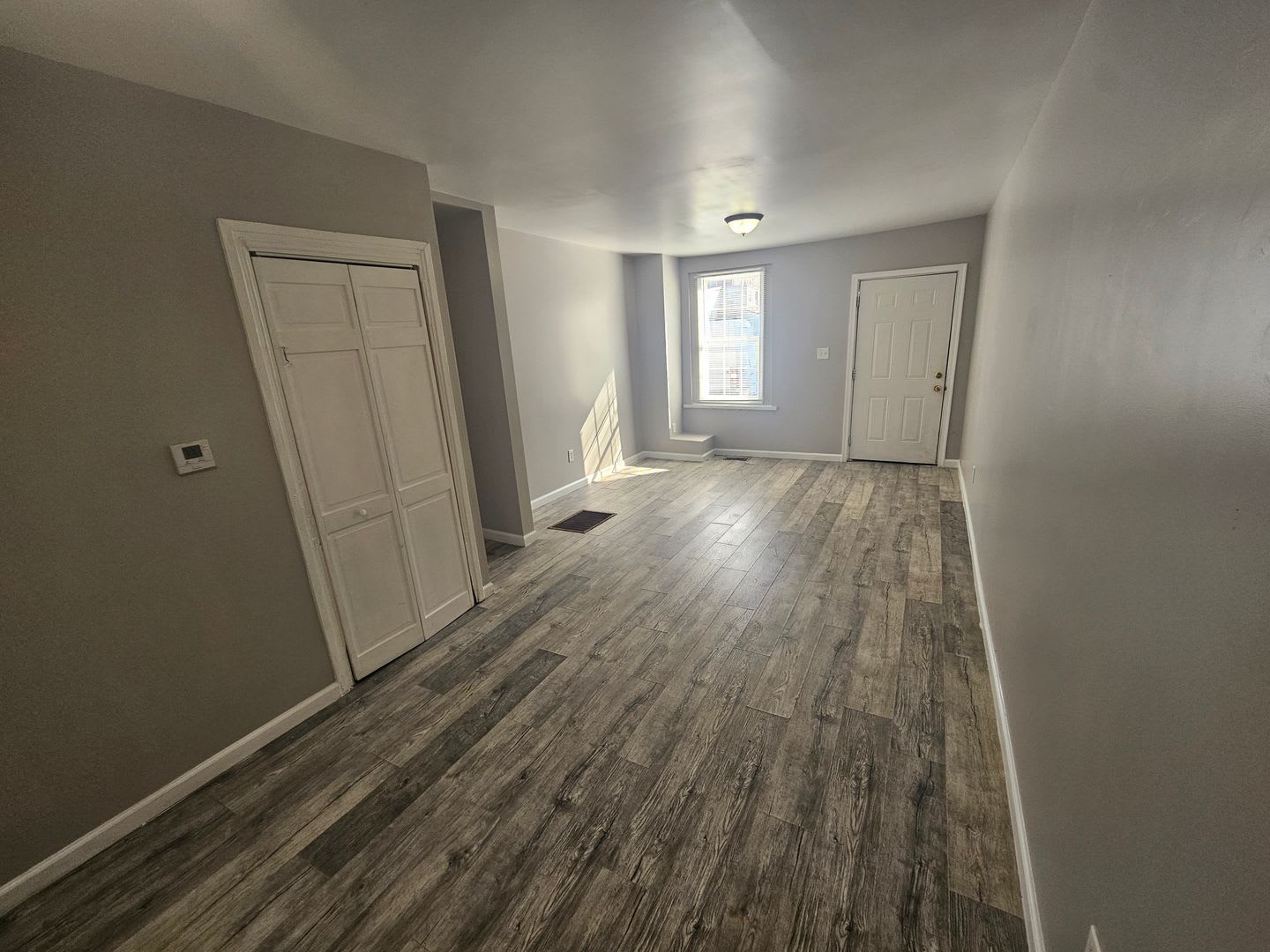 AVAILABLE FOR NOW!! 3BR/1BA WITH GARAGE!! – photo 4