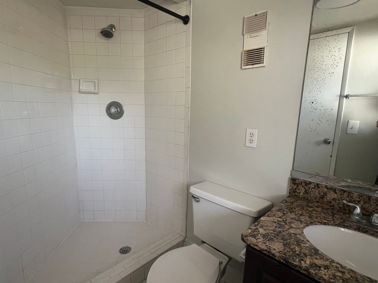 $ GREAT PRICED 2/2 IN CORAL SPRINGS $ Low Move In Costs – photo 4