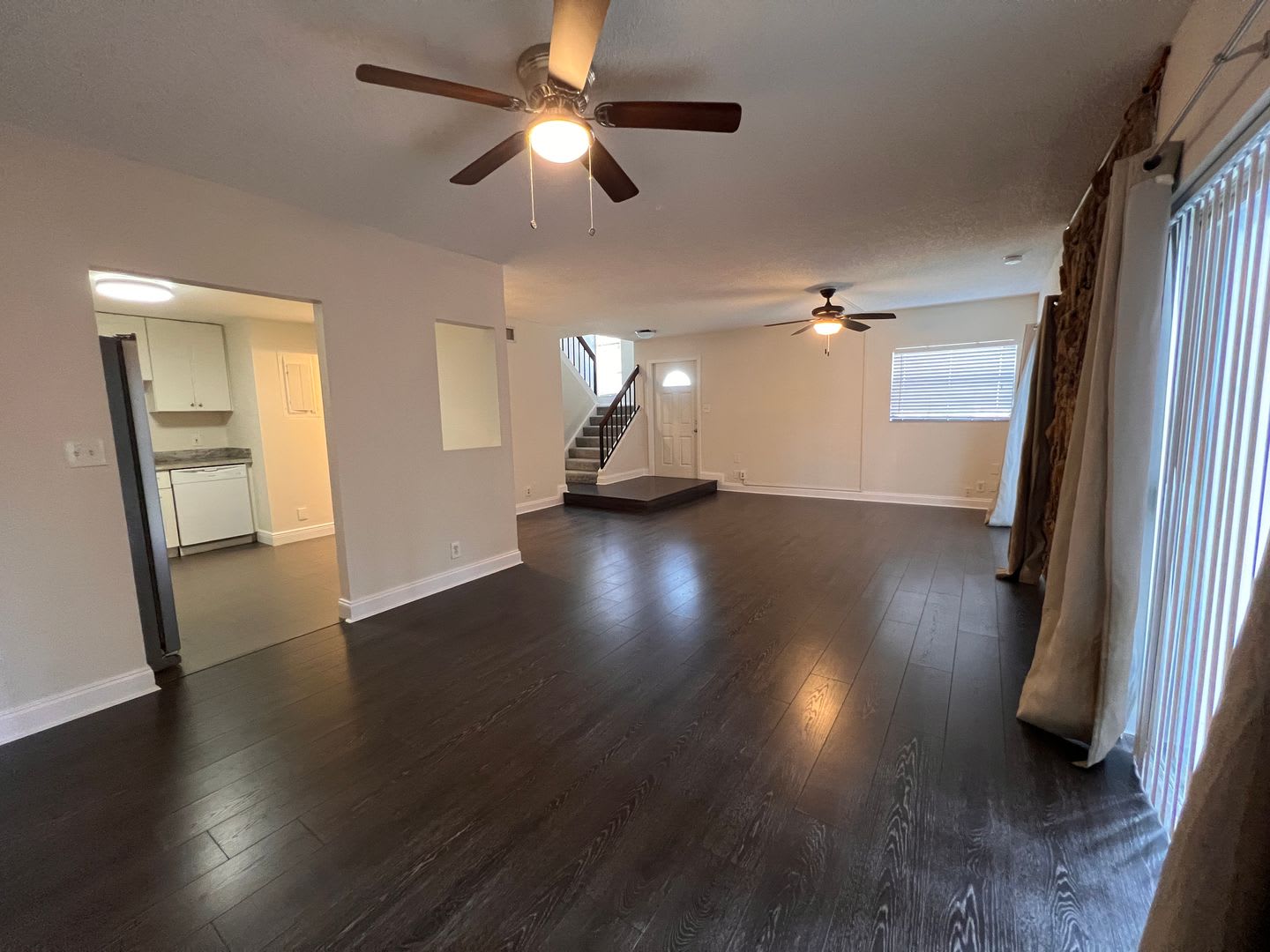Pretty, Huge, Updated Townhome – photo 4