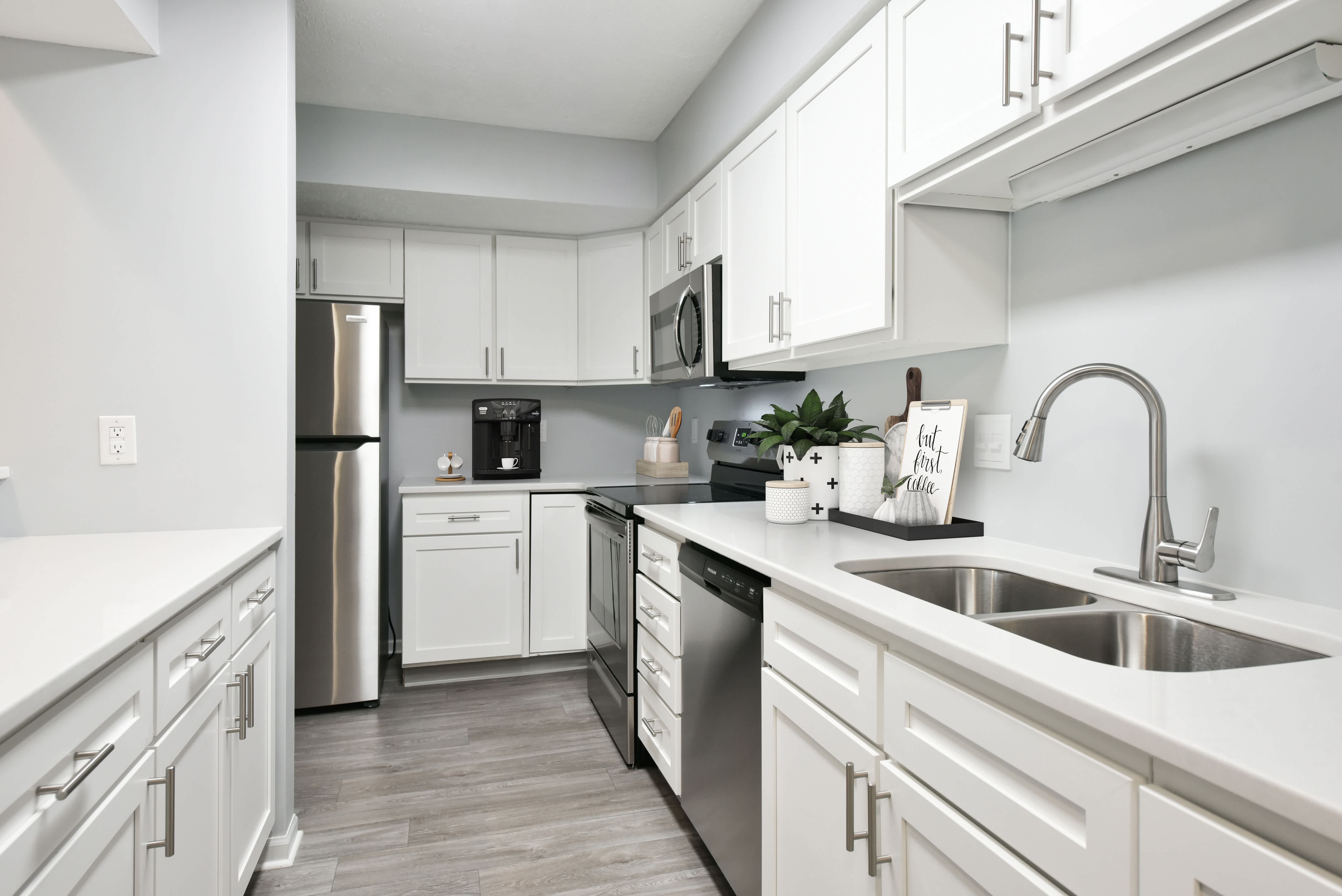 The Donovan Apartment Homes – photo 2