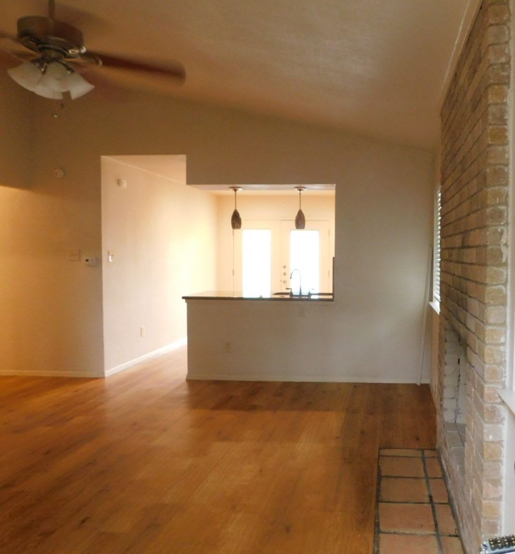 Armstrong Living Trust #8 (5403 Westgate Blvd) – photo 3