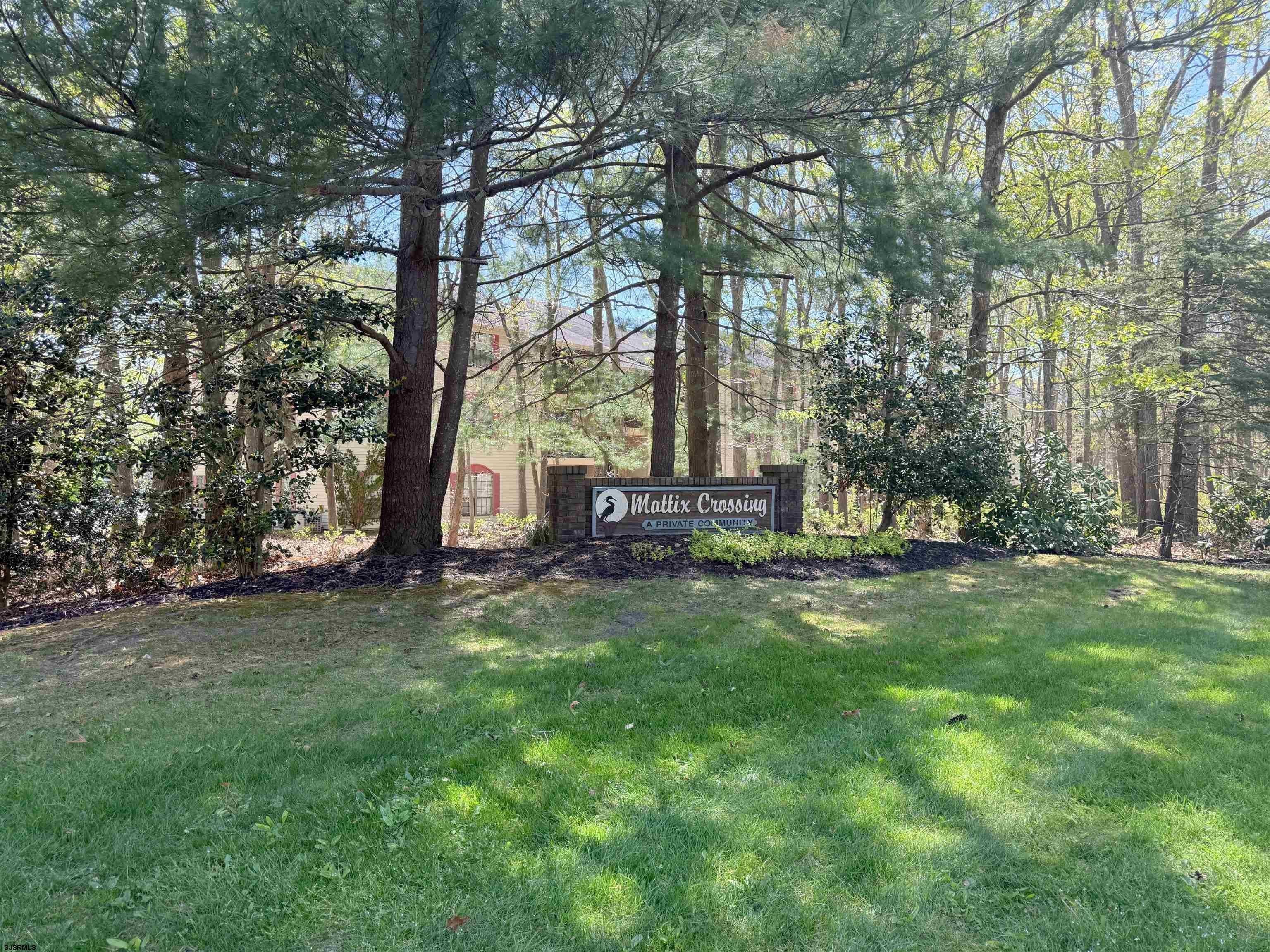 81 Colonial Ct – photo 2