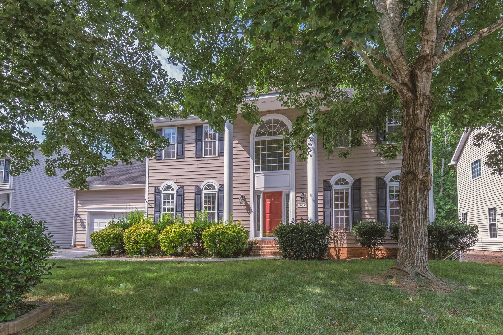 Spacious 4BR/4BA Home with Bonus Room & Flexible 5th Bedroom Option – photo 2
