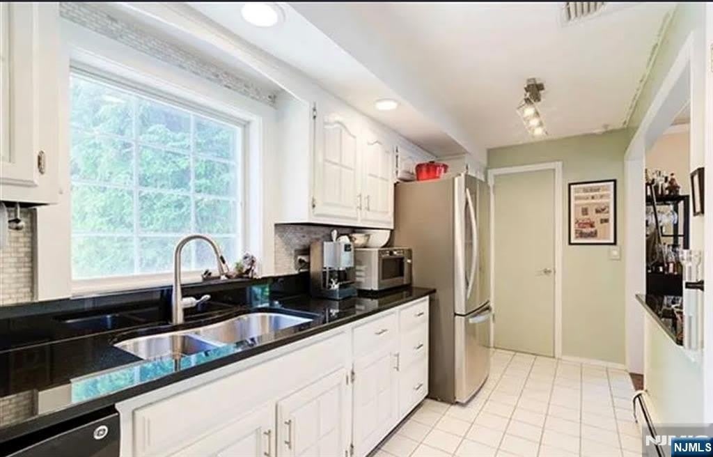 112 Tenafly Road – photo 2