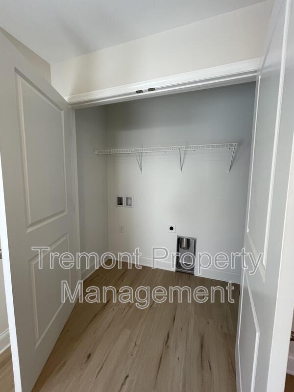 2405 Harley Street – photo 5