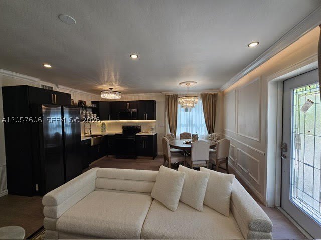 611 NE 14th Ct – photo 2