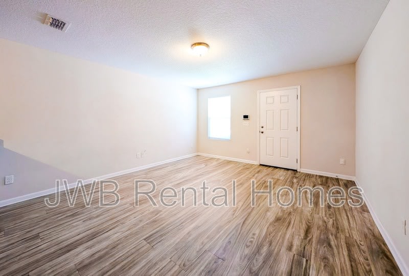 8511 Mcgirts Village Ln – photo 4