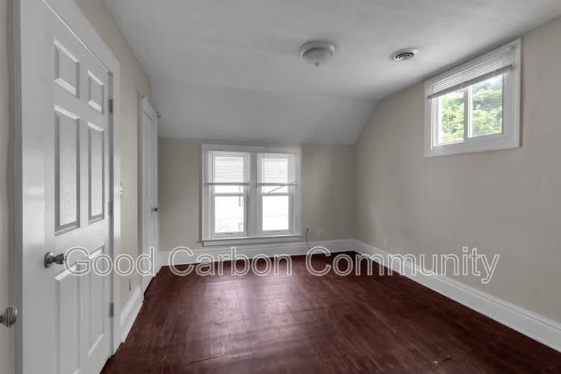 331 Schenck – photo 2