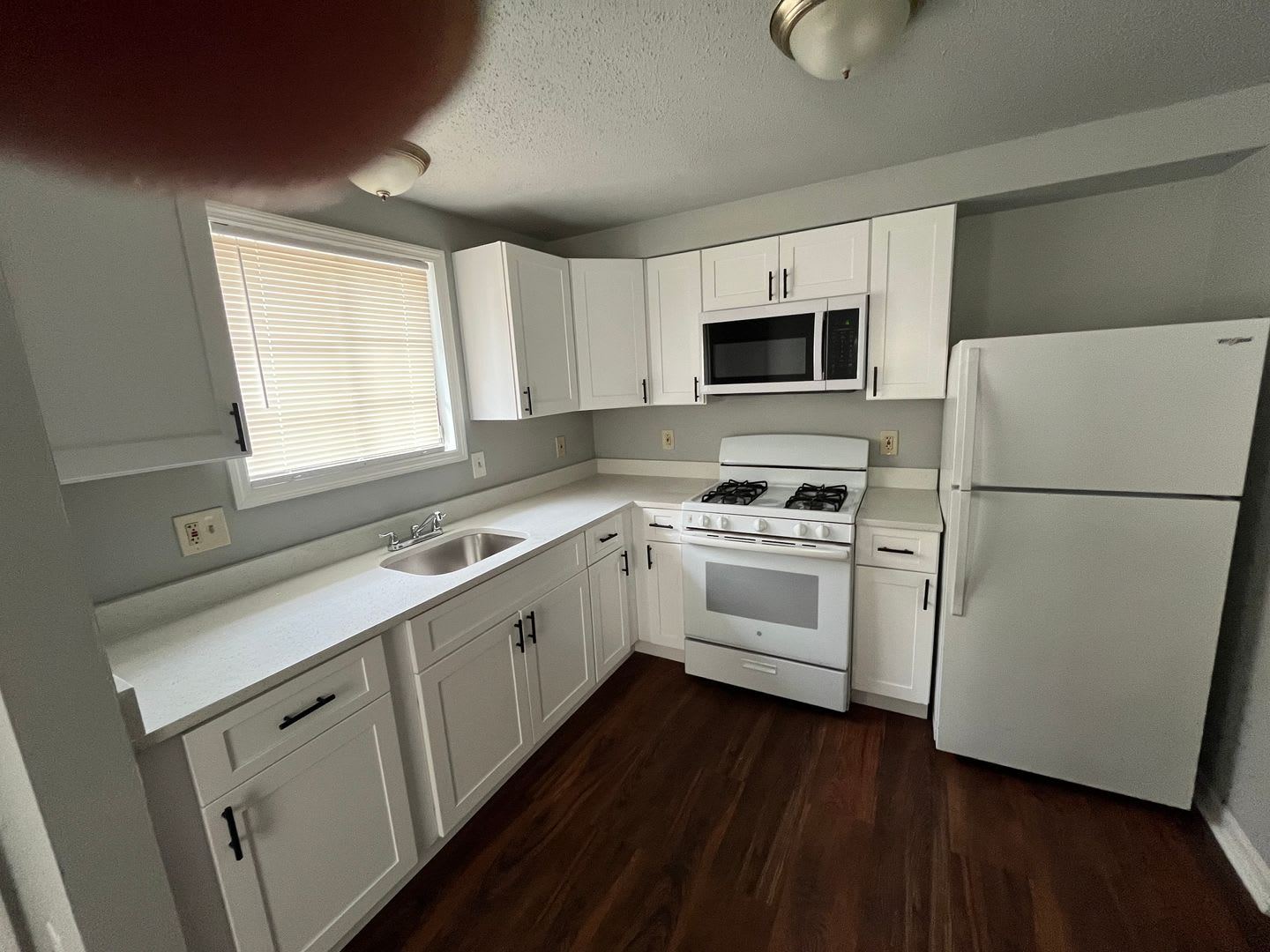 Spacious 3 Bedroom Townhome Newly Renovated Move In Ready Voucher Holders Only – photo 1
