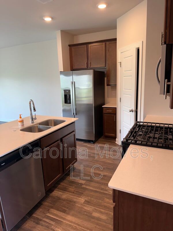 206 Telford Dr – photo 3