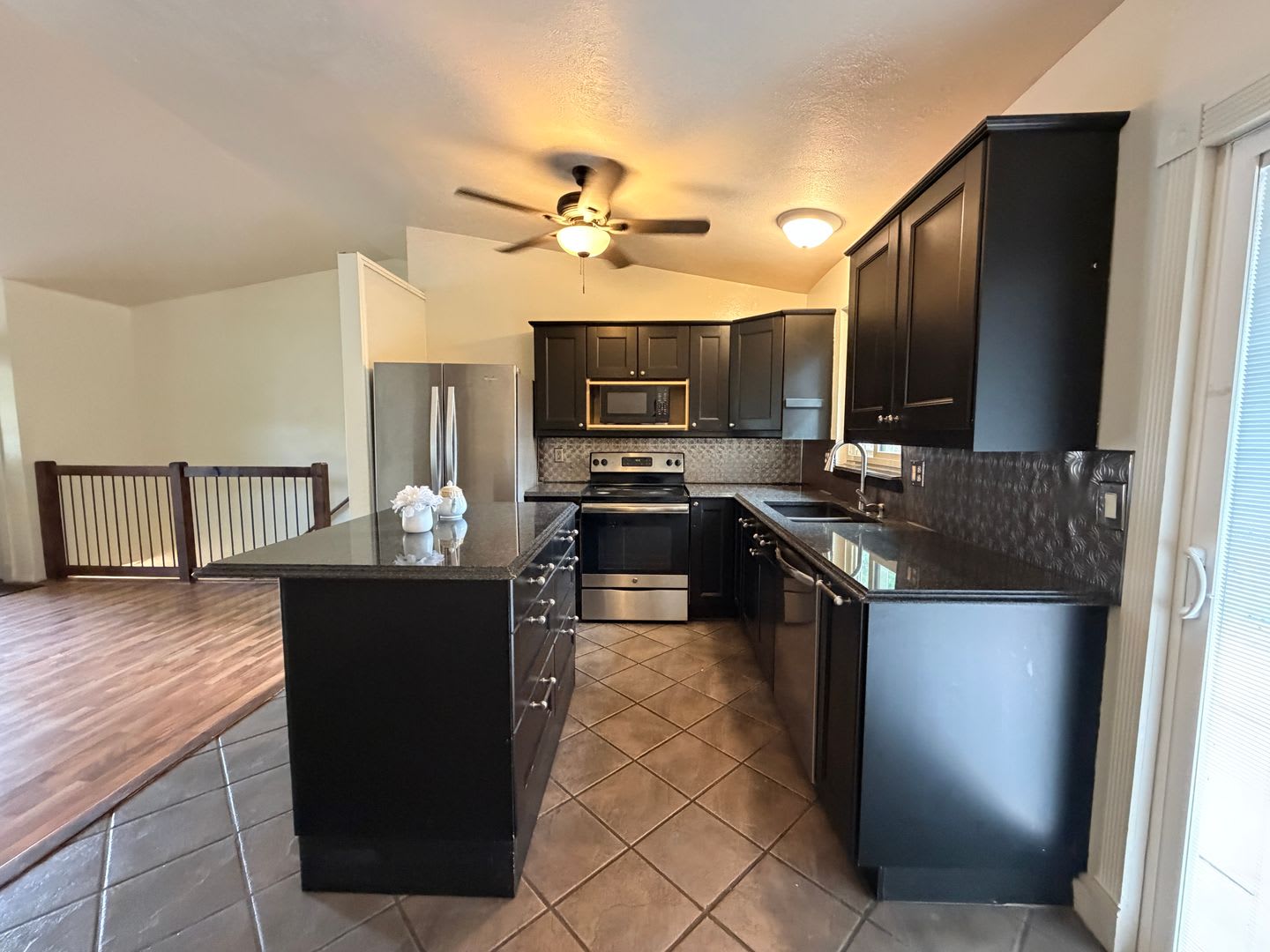 Sunlit Aurora Ranch Near Quincy Reservoir with Fully Finished Basement – photo 5
