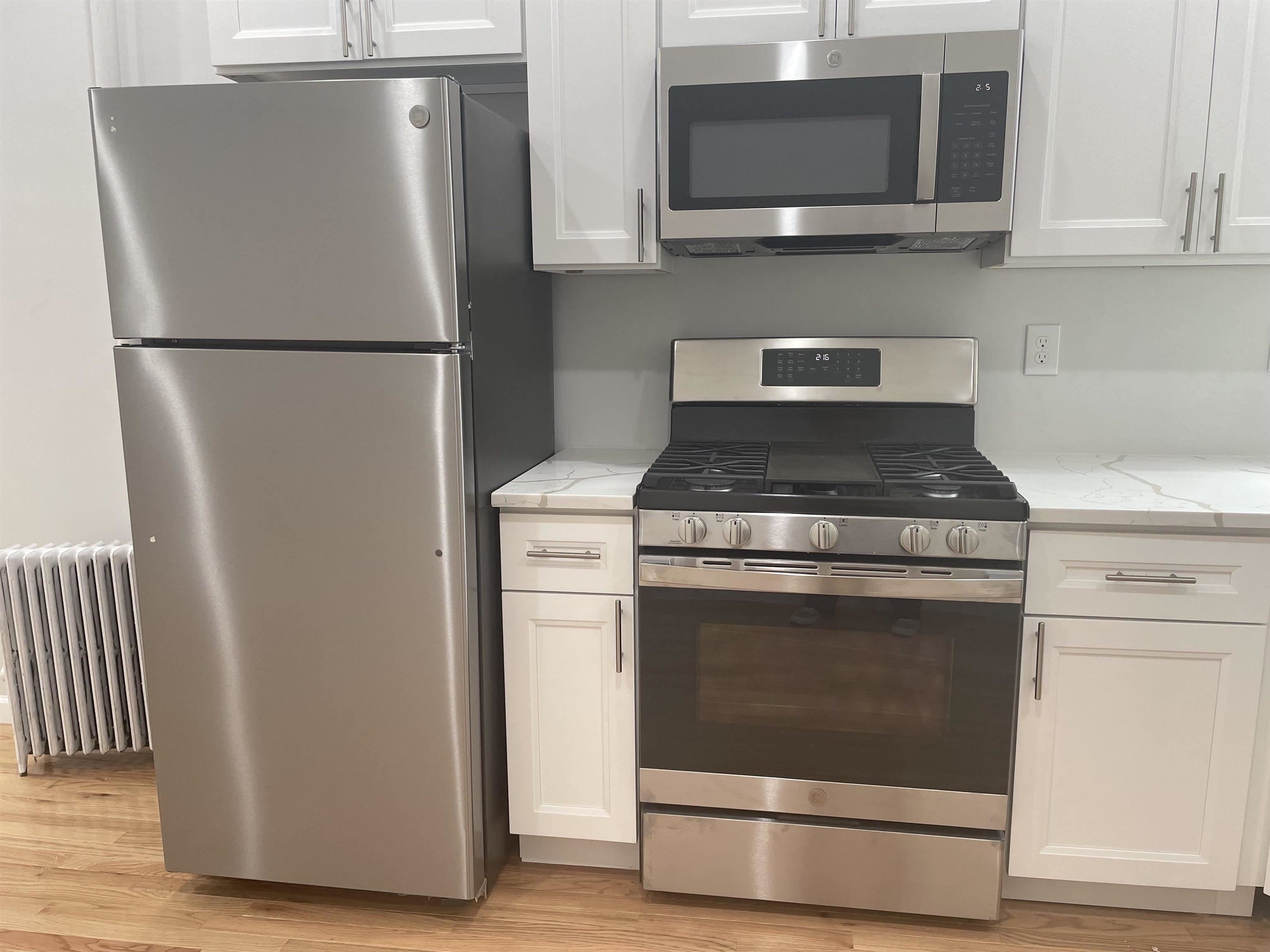 1619 PALISADE AVE – photo 4