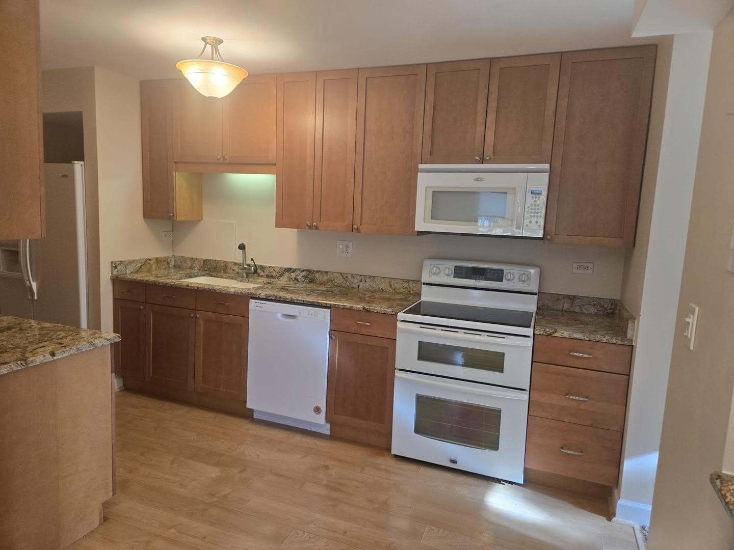 1605 E Central Road – photo 3