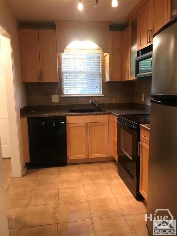 1055 Baxter Street – photo 2