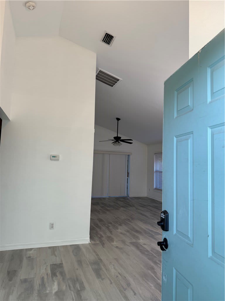 542 10th Place – photo 3