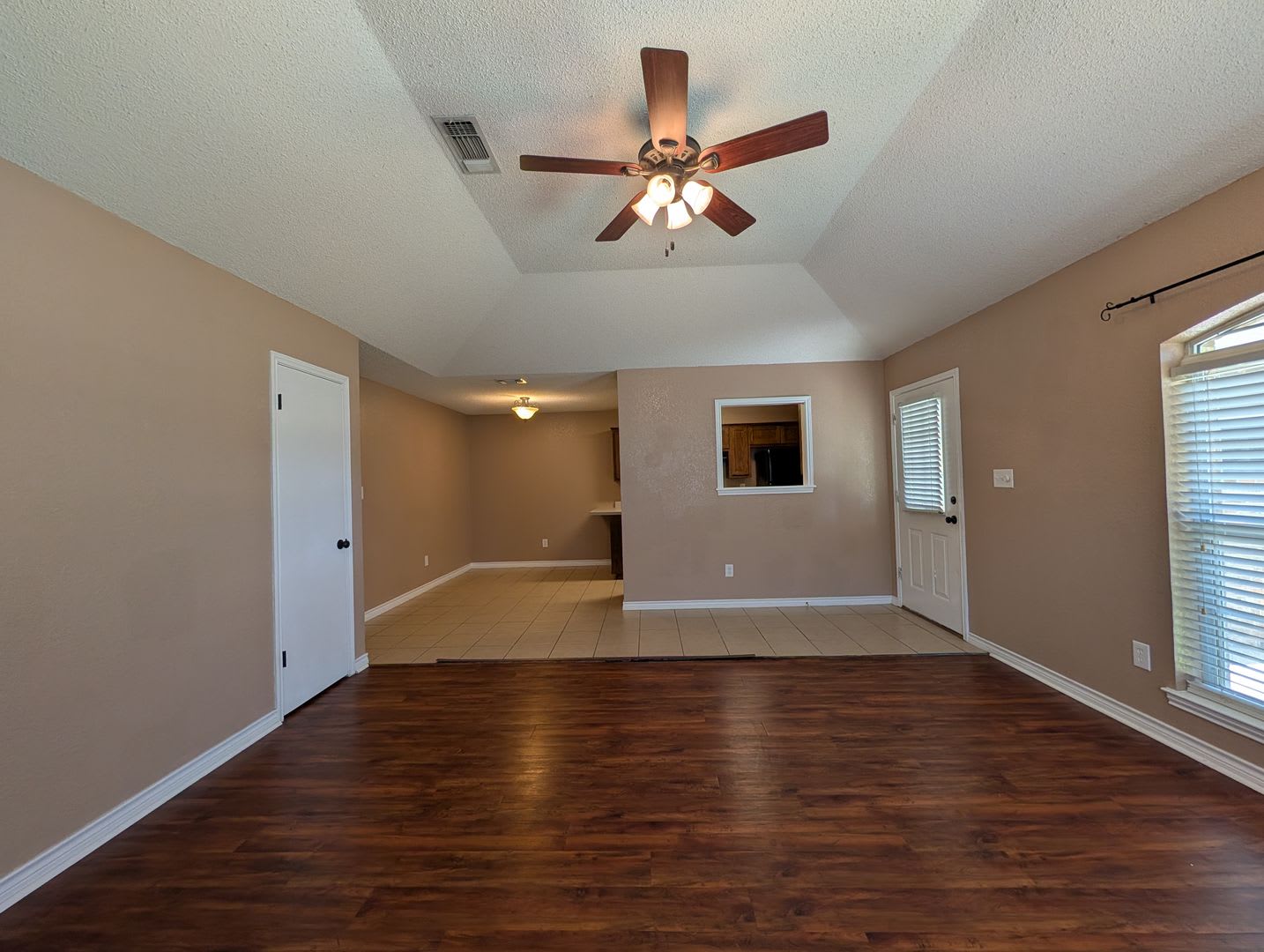 2 Weeks Free Rent 3 2 1 Duplex Walk To Kraft Park The Countyline Memorial Trail Fridge Included No Carpet Nbisd – photo 5